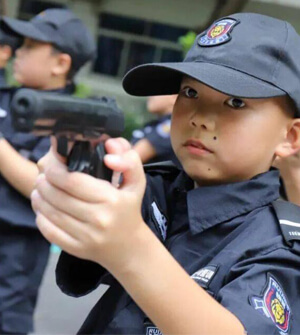 少年小警察