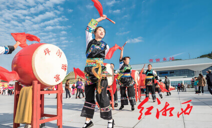 湘西非遗鼓舞活动展示