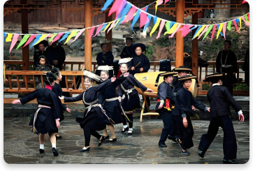 这是湘西土家族歌舞非遗文化的网页舞蹈图片